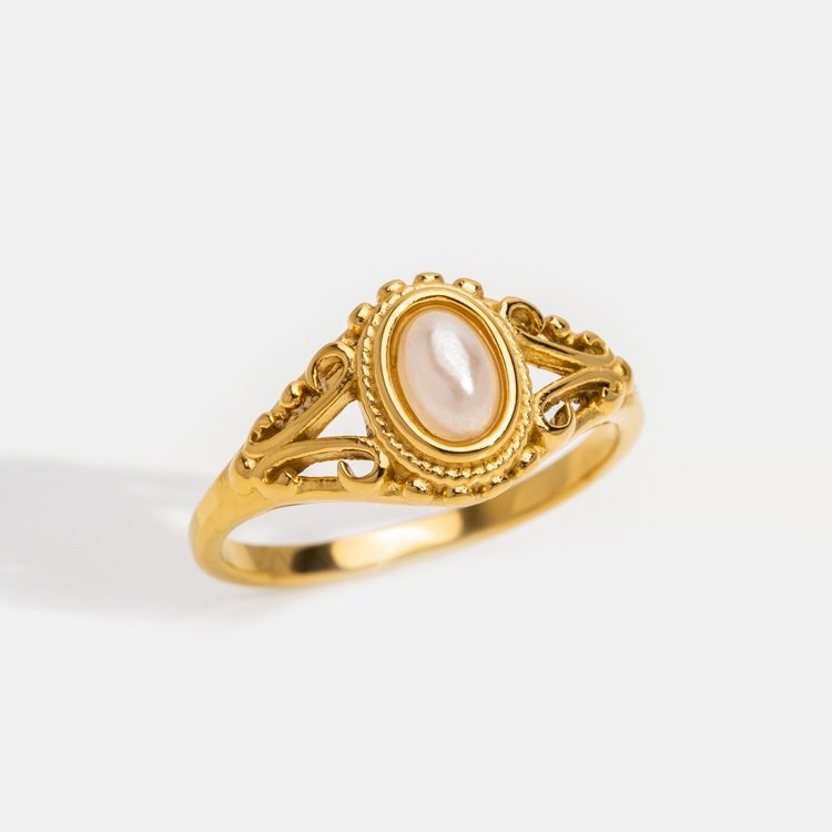 Vintage Royal Pearl Ring